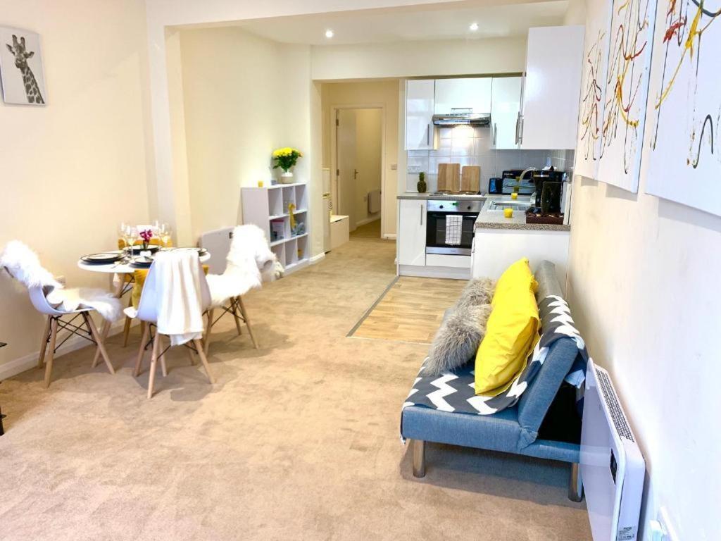 Eastbourne Beach Pier Apartment Bagian luar foto
