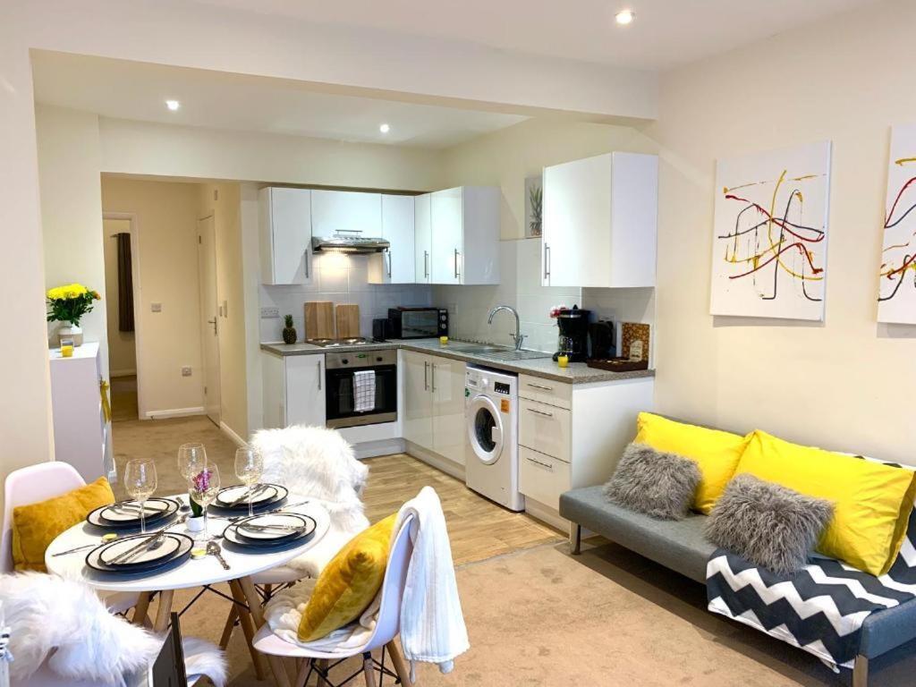 Eastbourne Beach Pier Apartment Bagian luar foto